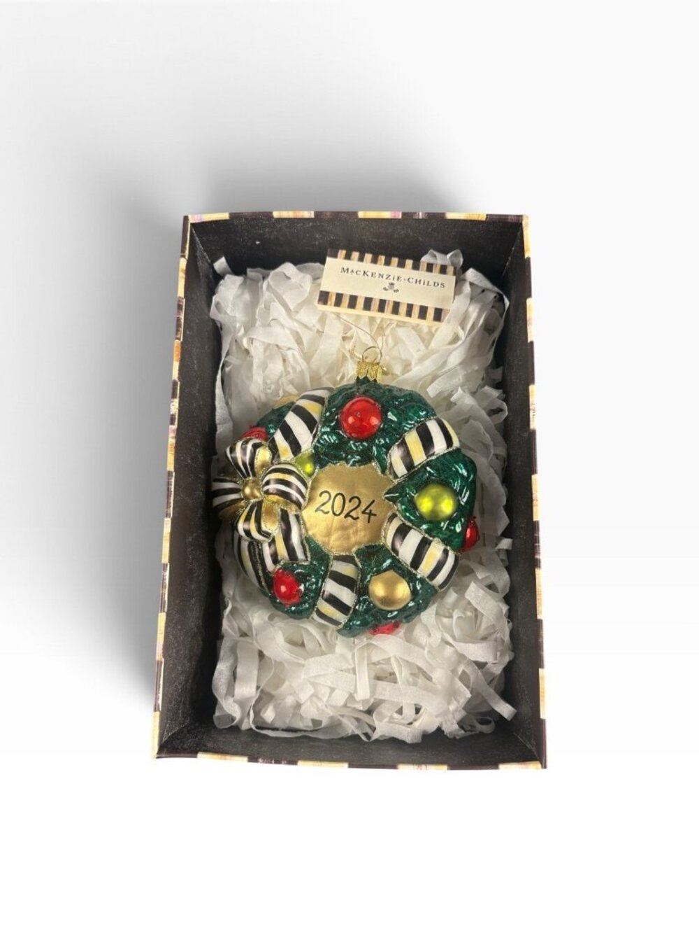 MacKenzie-Childs 2024 Courtly Check Christmas Wreath Ornament w Stand NIB - Picture 8 of 16